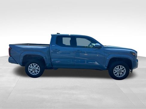 Certified 2026 Toyota Tacoma SR5 AWD/4WD image 7