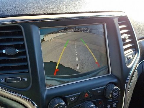 Used 2014 Jeep Grand Cherokee Limited image 21