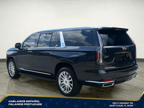 Used 2022 Cadillac Escalade ESV Premium Luxury AWD/4WD image 4