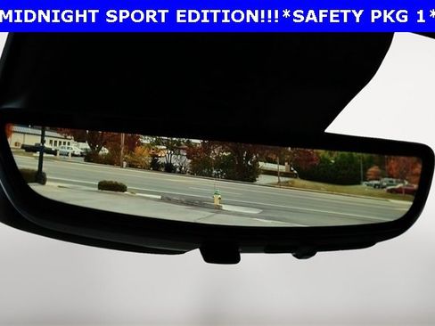 Used 2026 Chevrolet Traverse LT w/ Midnight/Sport Edition image 12