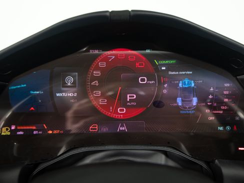 Used 2026 Ferrari Roma Spider RWD image 21