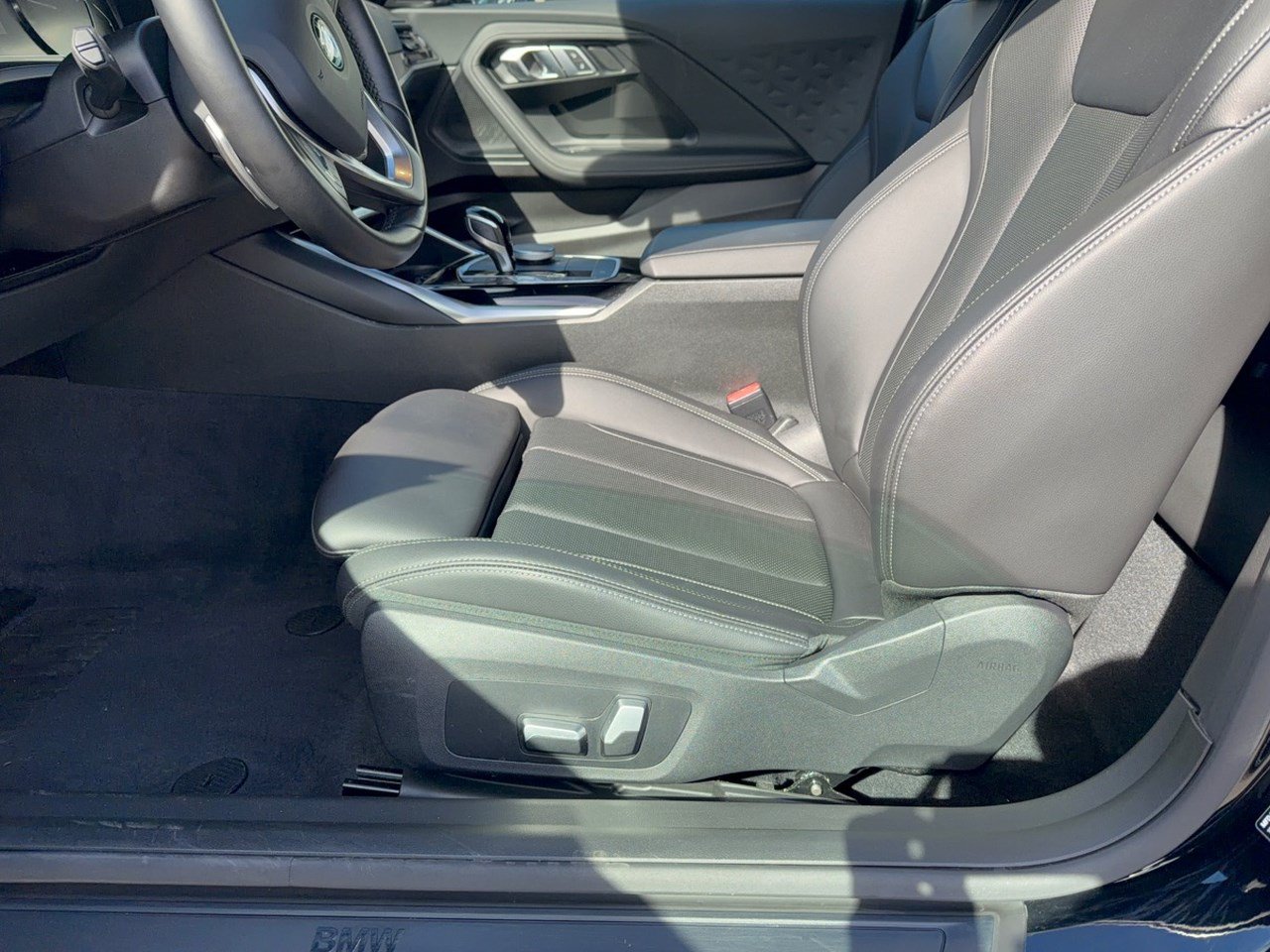 Used 2022 BMW 230i Coupe w/ Convenience Package RWD image 5