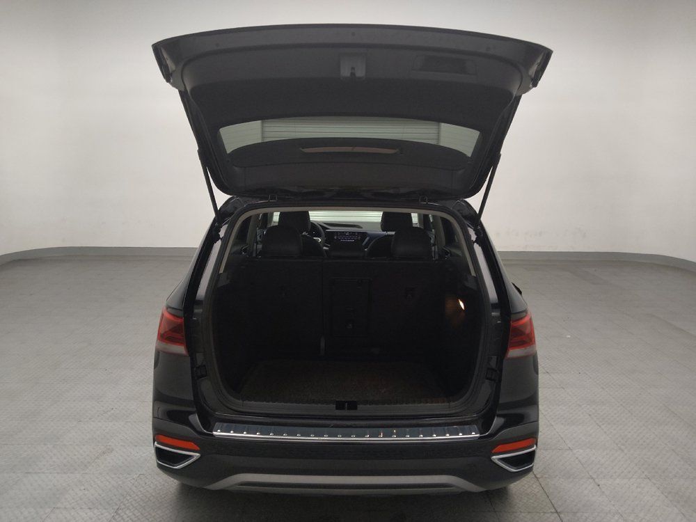 Used 2022 Volkswagen Taos SE FWD image 29