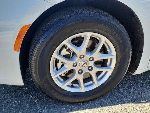 Used 2025 Chrysler Pacifica Select FWD image 37