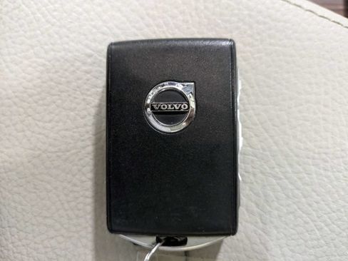 Used 2022 Volvo S60 B5 Momentum w/ Premium Package FWD image 30