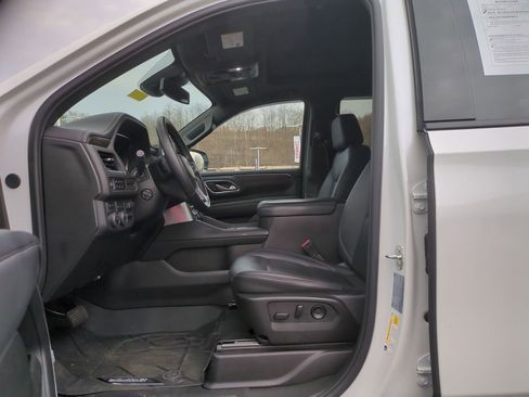 Certified 2024 Chevrolet Tahoe Z71 w/ Luxury Package AWD/4WD image 12