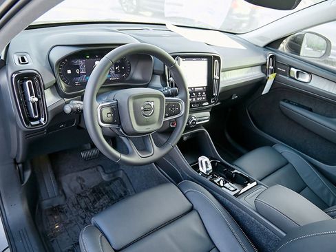 New 2026 Volvo XC40 B5 Ultra w/ Protection Package Premier image 12