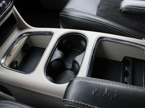 Used 2019 Dodge Grand Caravan SXT FWD image 16