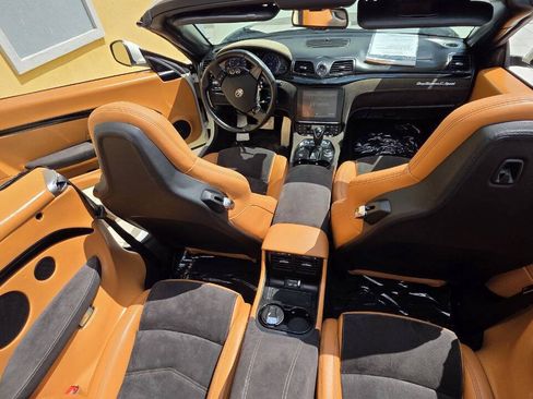 Used 2018 Maserati GranTurismo Sport RWD image 19