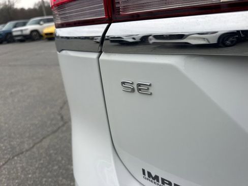 Used 2025 Volkswagen Atlas SE image 31