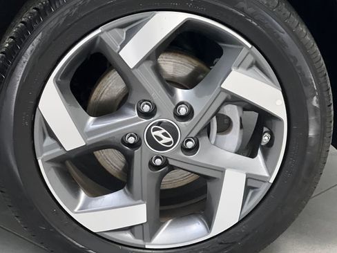 Used 2025 Hyundai Venue SEL image 57