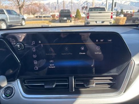 Certified 2025 Chevrolet Trax LT image 22