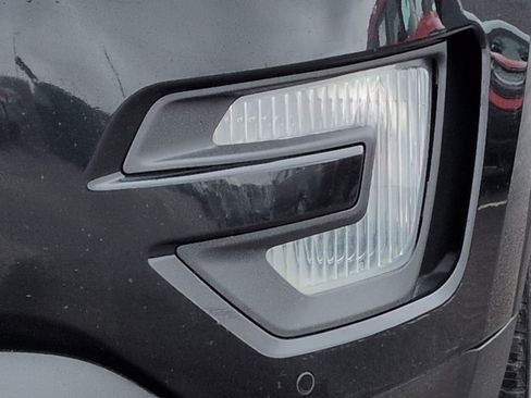 Used 2016 Ford Explorer XLT w/ Equipment Group 202A image 13