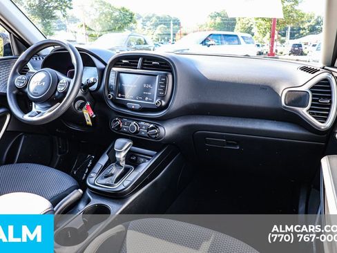 Used 2025 Kia Soul LX w/ LX Technology Package FWD image 30