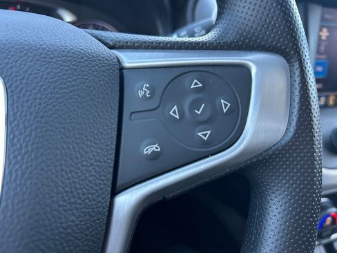 Certified 2023 GMC Acadia SLE w/ Driver Convenience Package image 25