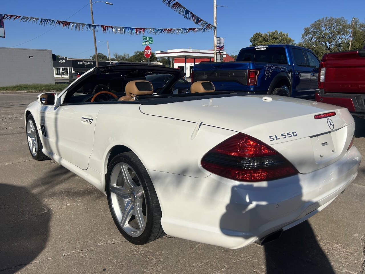 Used 2011 Mercedes-Benz SL 550 image 15
