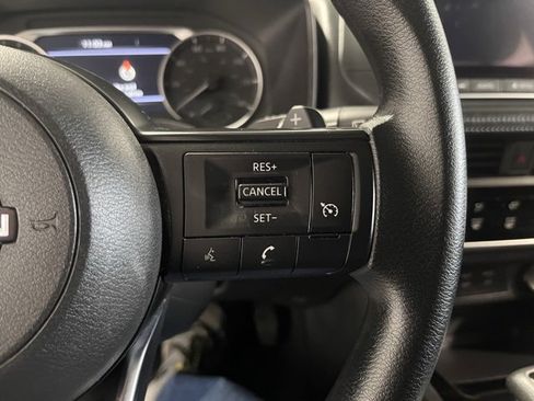 Used 2024 Nissan Rogue S image 23