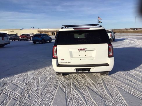 Used 2020 GMC Yukon XL SLT image 4