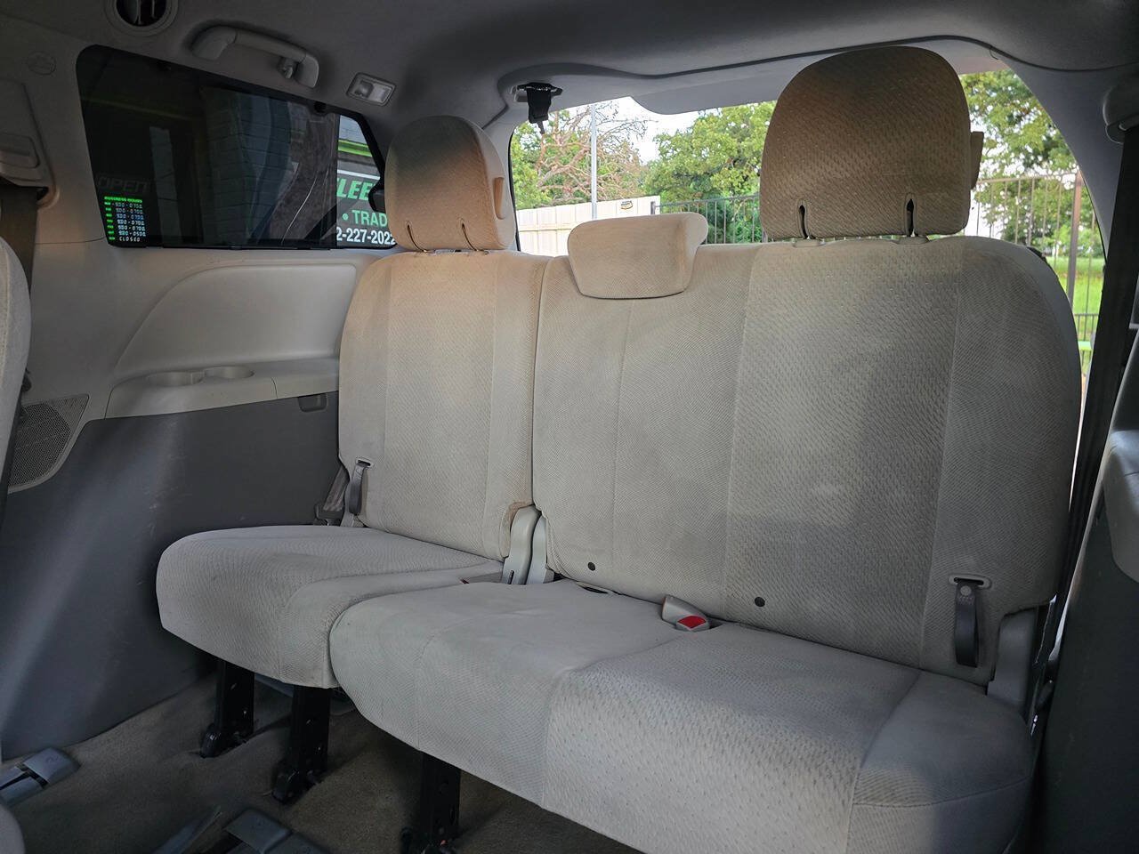 Used 2012 Toyota Sienna LE FWD image 17