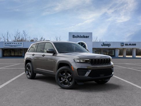New 2025 Jeep Grand Cherokee Altitude w/ MOPAR Finishing Package image 25
