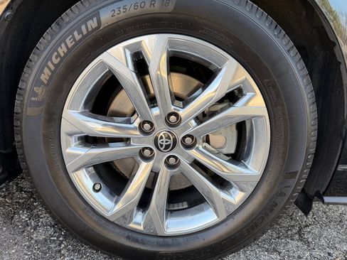 Used 2022 Toyota Sienna Platinum w/ Protection Package (TMS) image 9