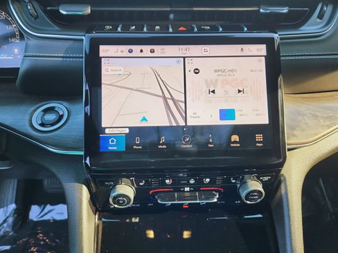 Used 2023 Jeep Grand Cherokee Overland image 17