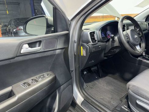 Used 2019 Kia Sportage LX FWD image 14