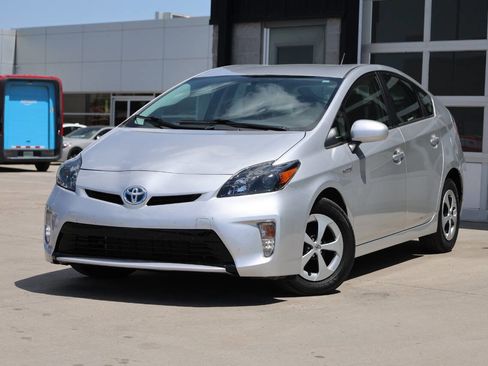 Used 2013 Toyota Prius Four FWD image 3