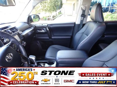 Used 2019 Toyota 4Runner TRD Off-Road Premium AWD/4WD image 12