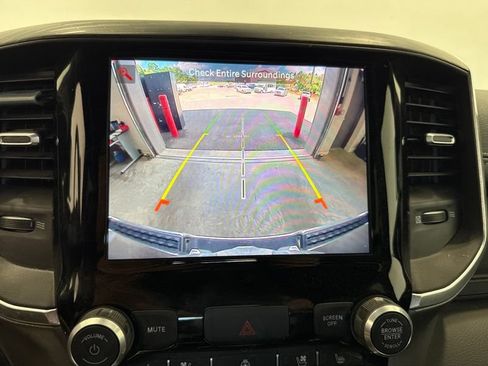 Used 2024 RAM 1500 Laramie AWD/4WD image 31