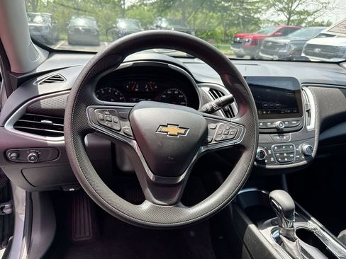 Used 2024 Chevrolet Malibu LT FWD image 11