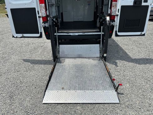 Used 2023 RAM ProMaster 2500 w/ Driver Convenience Group FWD image 17