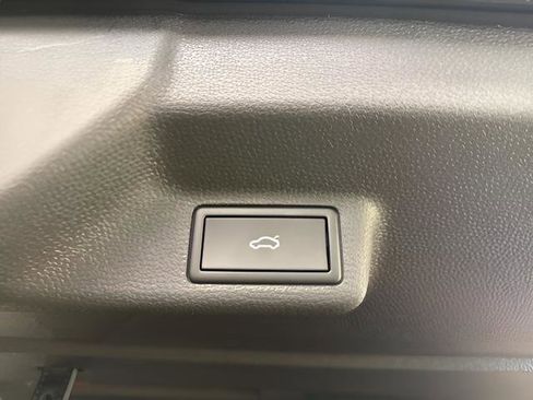 New 2025 Volkswagen ID. Buzz Pro S image 22