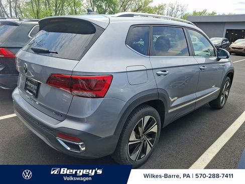 Used 2024 Volkswagen Taos SE AWD/4WD image 5
