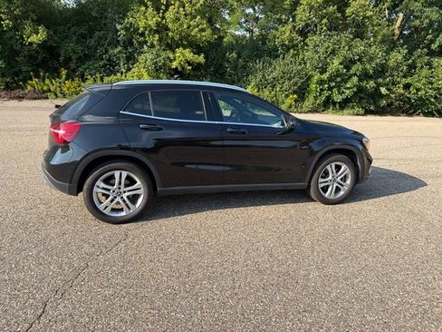 Used 2020 Mercedes-Benz GLA 250 4MATIC image 18