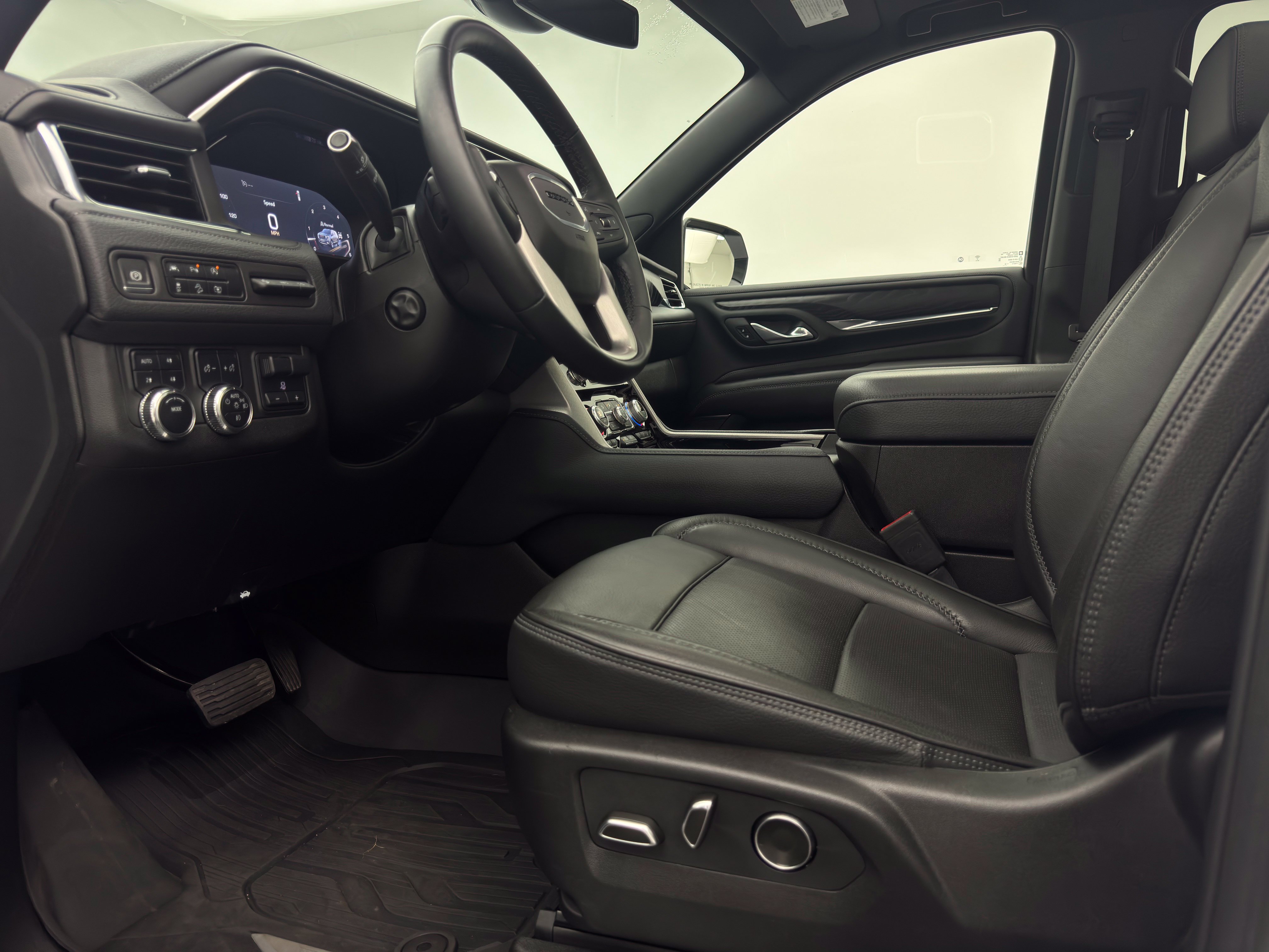 Used 2024 GMC Yukon XL Denali w/ Max Trailering Package AWD/4WD image 18