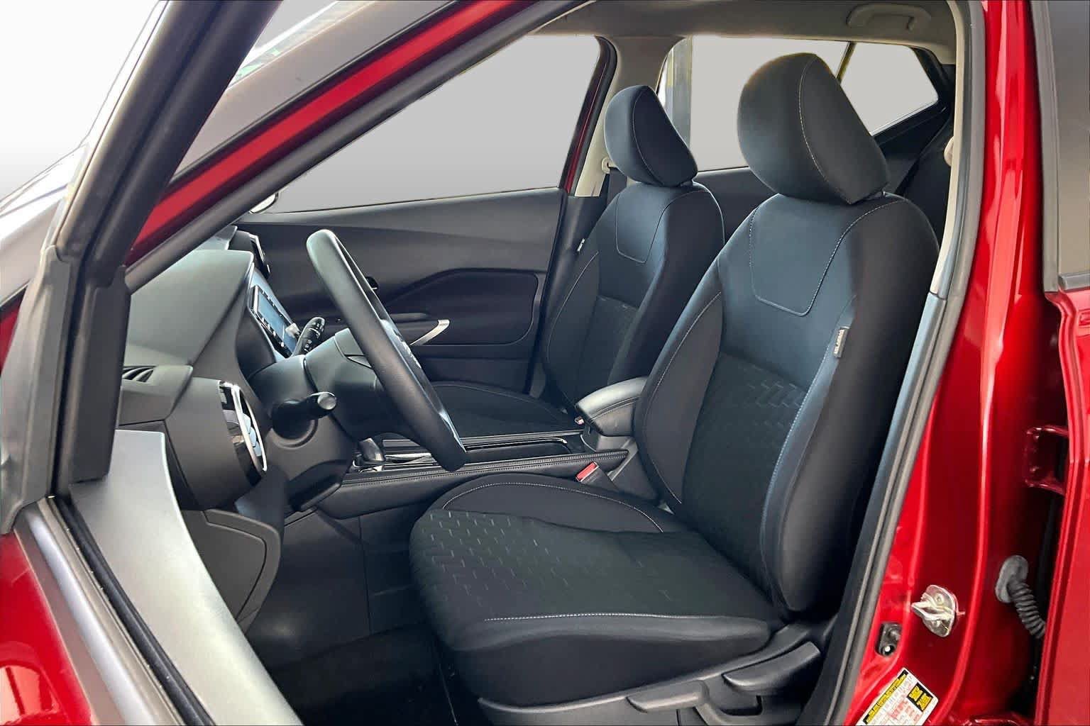 Certified 2023 Nissan Kicks SV FWD image 8
