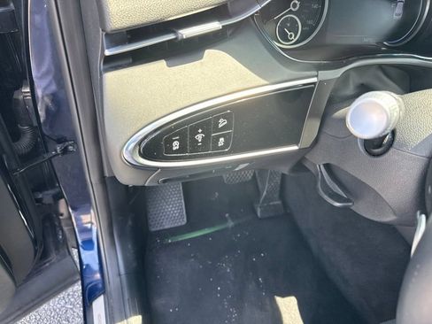 Used 2025 Genesis GV70 2.5T AWD/4WD image 33