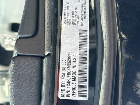 Used 2021 Jeep Grand Cherokee Limited w/ Premium Lighting Group AWD/4WD image 53