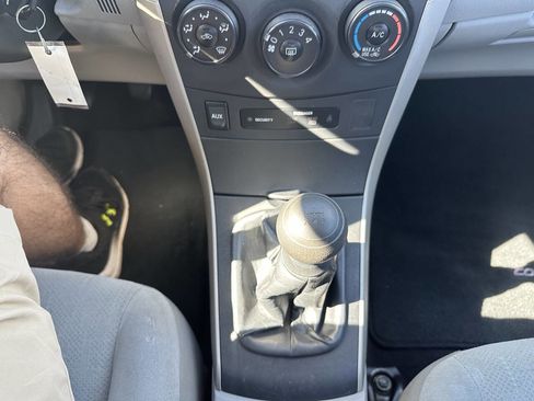 Used 2013 Toyota Corolla L image 16