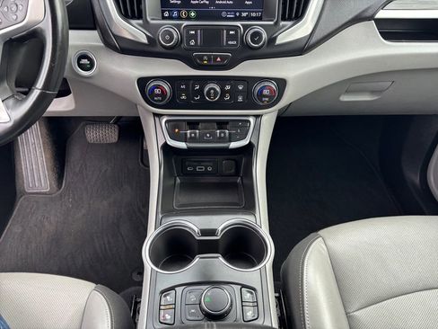 Used 2024 GMC Terrain SLT image 20