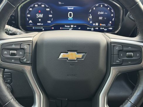 Used 2022 Chevrolet Silverado 1500 LT AWD/4WD image 31