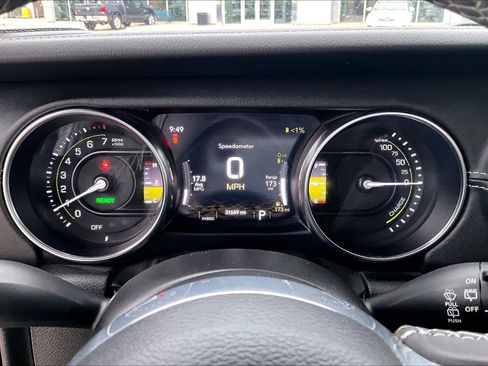 Used 2023 Jeep Wrangler Unlimited Sahara w/ Cold Weather Group AWD/4WD image 27