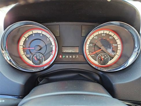 Used 2018 Dodge Grand Caravan SXT image 17