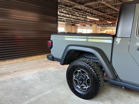 Used 2023 Jeep Gladiator Mojave w/ Cold Weather Group AWD/4WD image 10