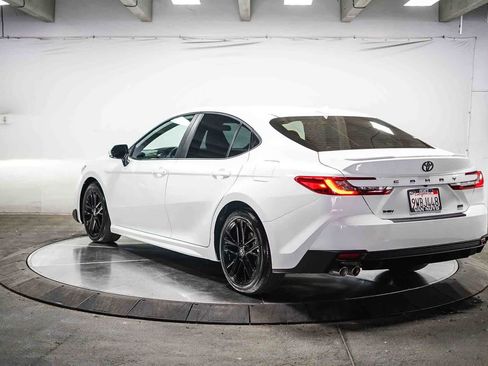 Used 2026 Toyota Camry SE FWD image 2