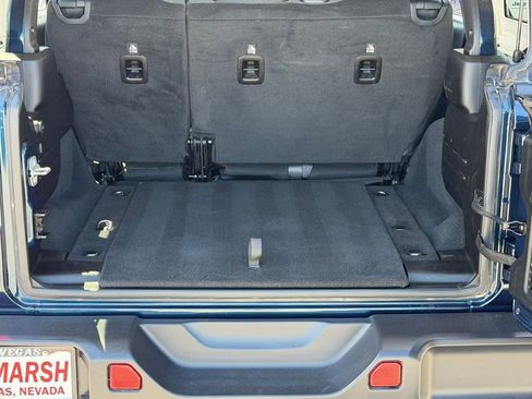 Certified 2025 Jeep Wrangler Unlimited Rubicon AWD/4WD image 24