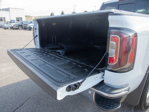 Used 2017 GMC Sierra 1500 SLT w/ SLT Premium Package AWD/4WD image 13