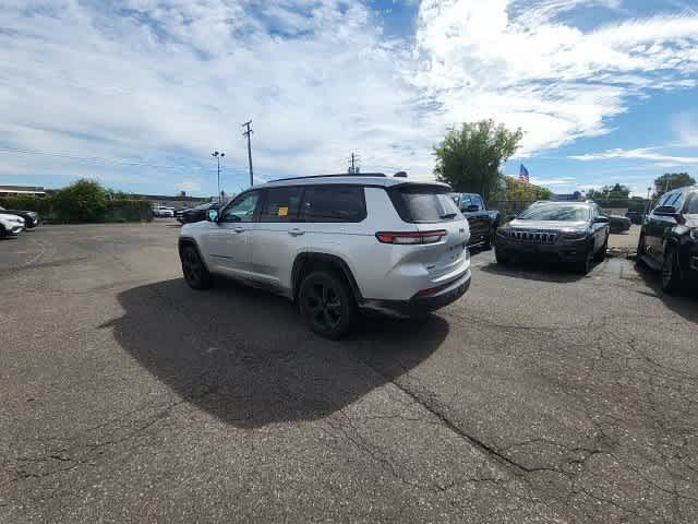 Used 2024 Jeep Grand Cherokee L Altitude AWD/4WD image 18