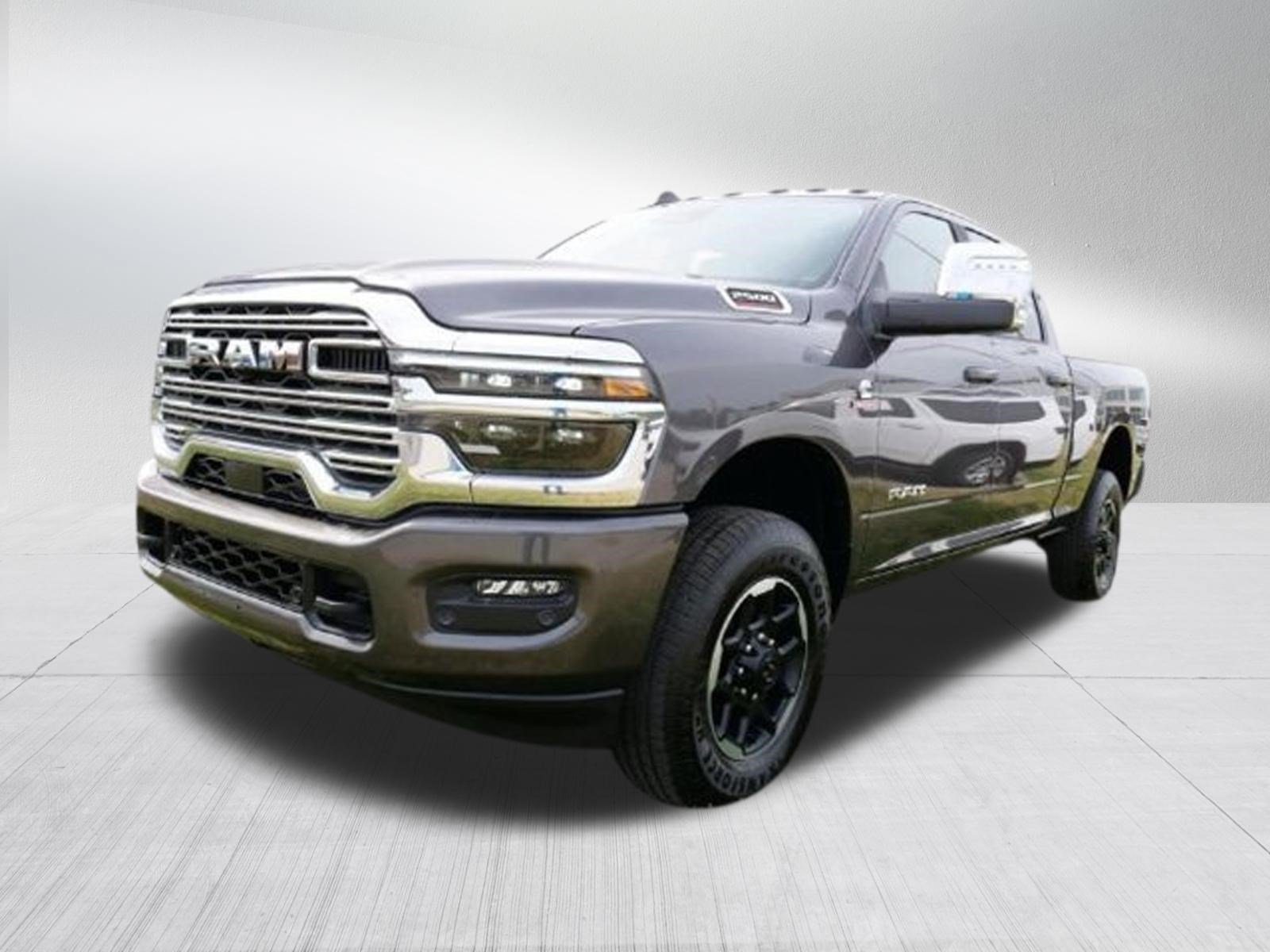 Used 2025 RAM 2500 Laramie AWD/4WD image 8